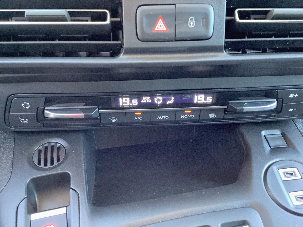 Occasion PEUGEOT Partner E-PARTNER FGN 136 CH M CHARG UT MAJ 54 KWH AUT