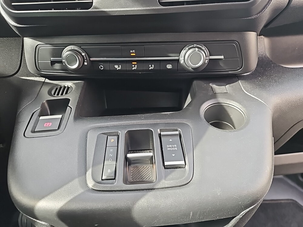Occasion PEUGEOT Partner E-PARTNER FOURGON M 800 KG 136 CH BATTERIE 50 KWH