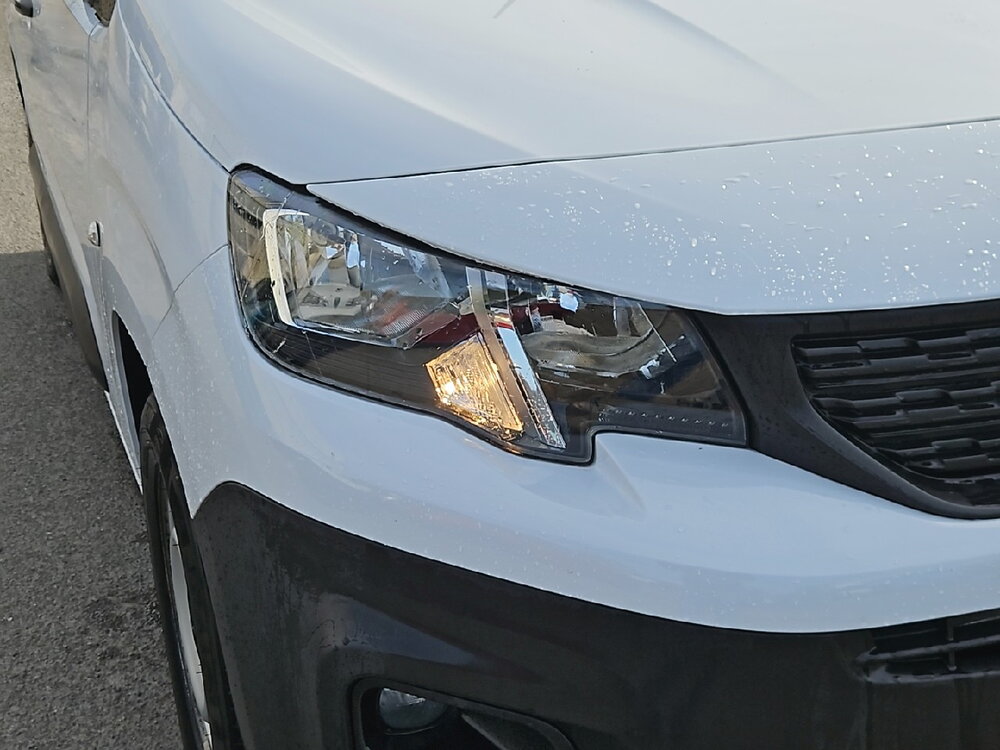 Occasion PEUGEOT Partner E-PARTNER FOURGON M 800 KG 136 CH BATTERIE 50 KWH