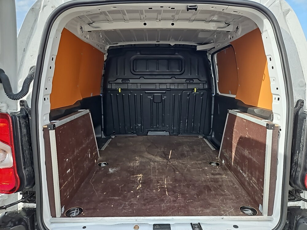 Occasion PEUGEOT Partner E-PARTNER FOURGON M 800 KG 136 CH BATTERIE 50 KWH