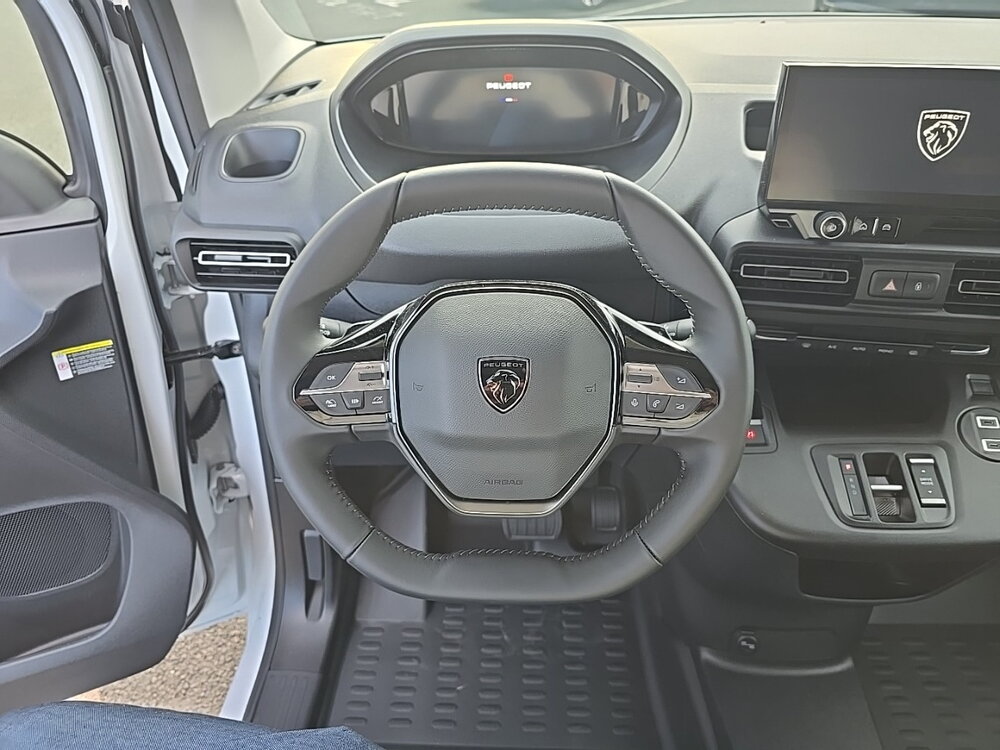 Occasion PEUGEOT Partner E-PARTNER FGN 136 CH M CHARG UT MAJ 54 KWH AUT