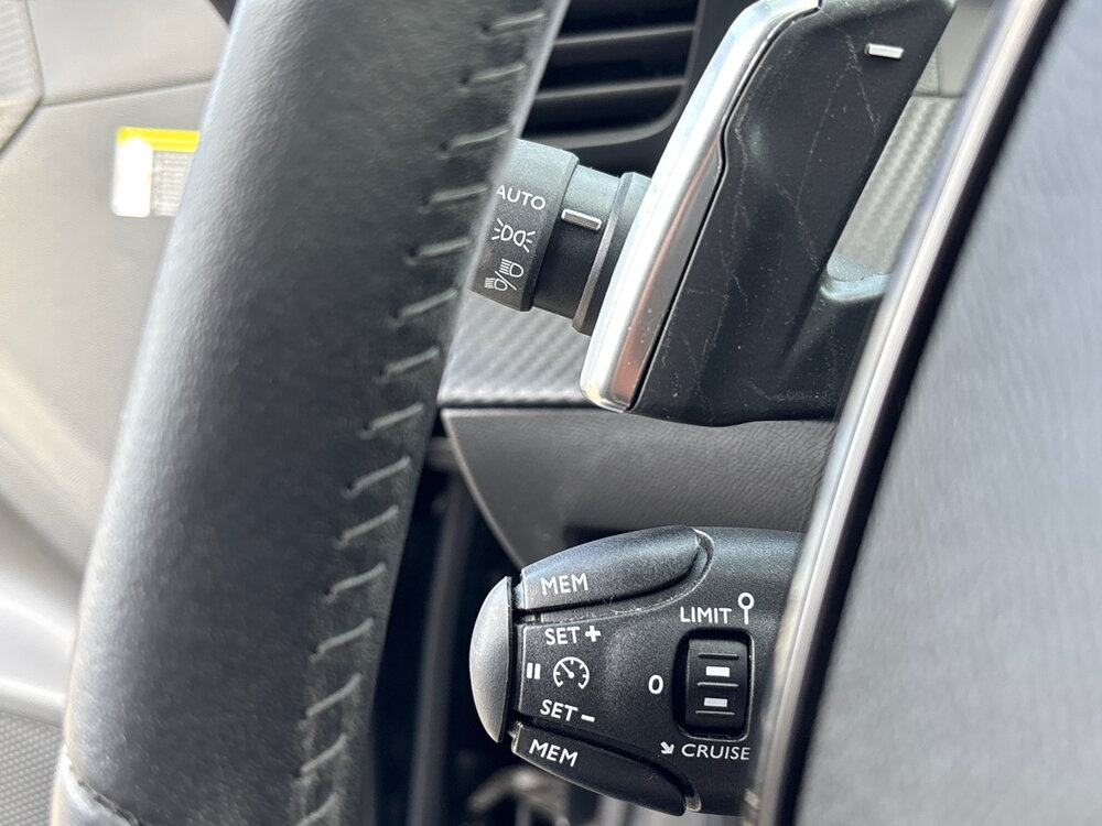 Occasion PEUGEOT 208 208 PureTech 100 S&S EAT8 - Allure