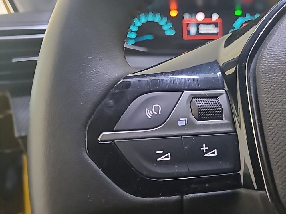Occasion PEUGEOT 208 208 Electrique 50 kWh 136ch - Like