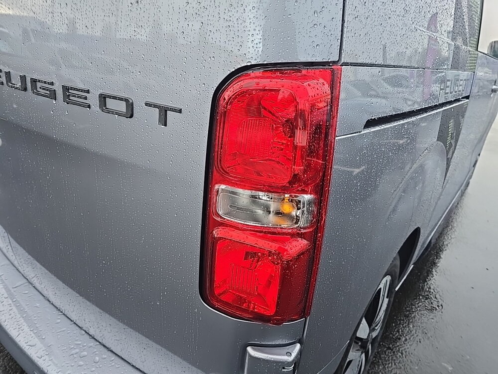 Occasion PEUGEOT Expert EXPERT CA FIXE M DIESEL 180 CH AUTOMATIQUE - TECH EDITION