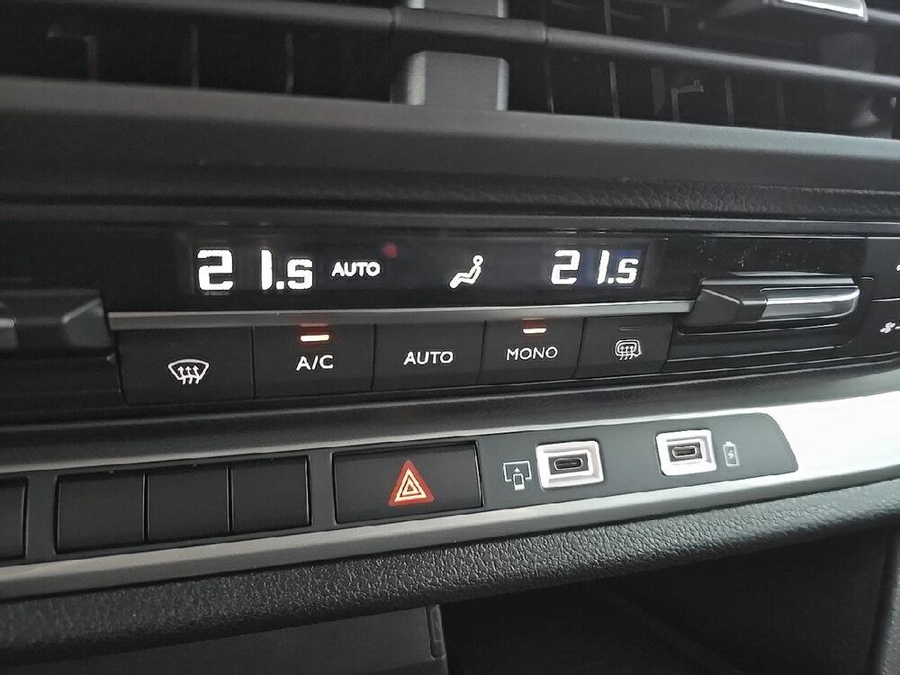 Occasion PEUGEOT Expert EXPERT CA FIXE M DIESEL 180 CH AUTOMATIQUE - TECH EDITION