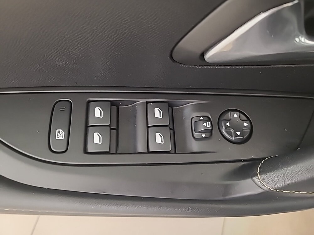Occasion PEUGEOT 208 208 Electrique 50 kWh 136ch - GT