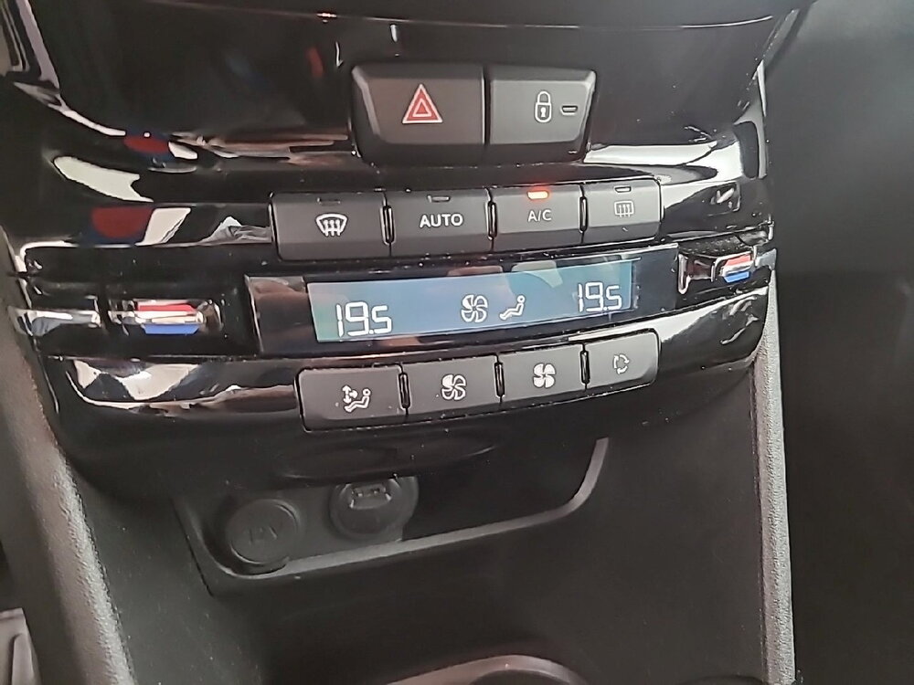 Occasion PEUGEOT 2008 2008 BlueHDi 100ch S&S BVM5 - Signature