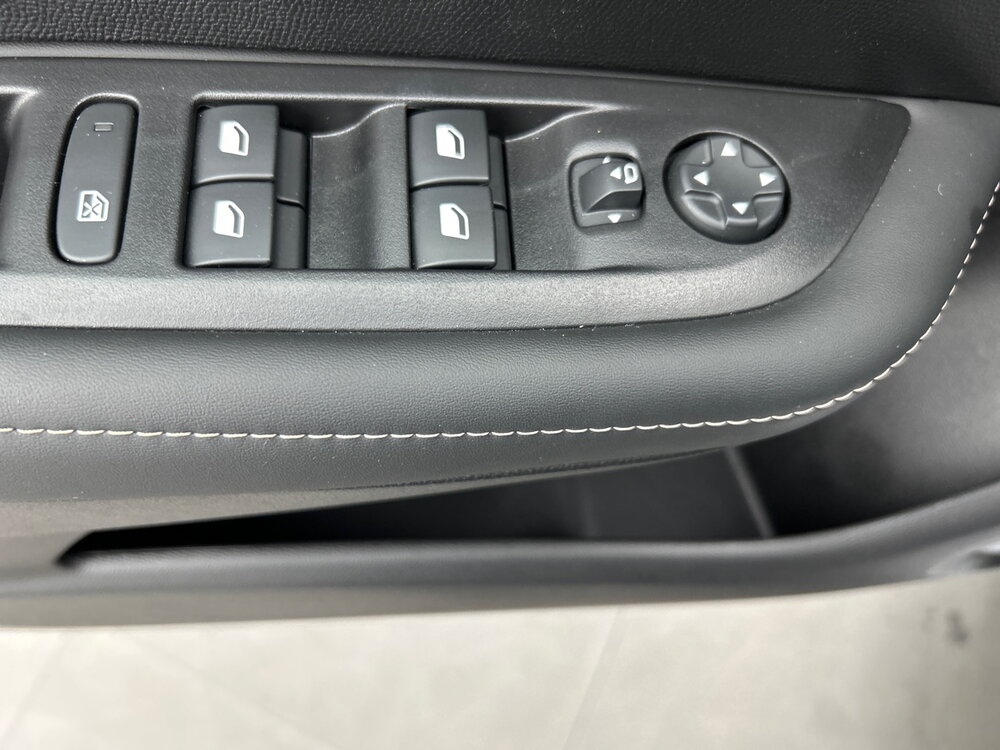 Occasion PEUGEOT 208 208 Hybrid 110 e-DCS6 - série spéciale ENVY