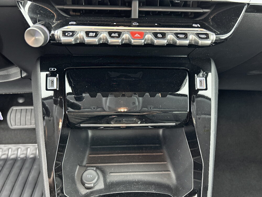 Occasion PEUGEOT 208 208 Hybrid 110 e-DCS6 - série spéciale ENVY