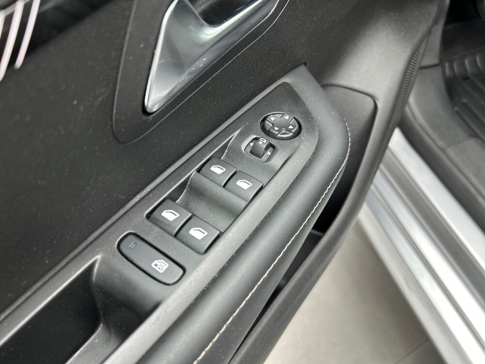 Occasion PEUGEOT 208 208 PureTech 100 S&S BVM6 - Allure
