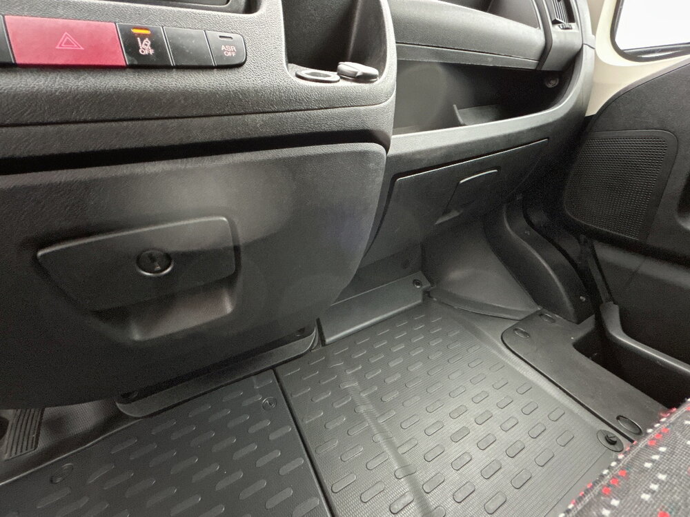 Occasion PEUGEOT Boxer BOXER TOLE 333 L2H2 BLUEHDI 140 S&S - ASPHALT
