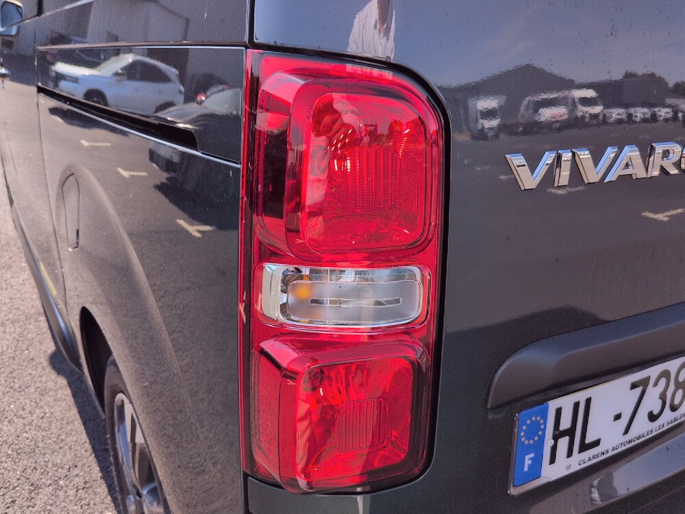Occasion OPEL Vivaro VIVARO CA FIXE SPORTIVE DIESEL 180 CH M AUTOMATIQUE