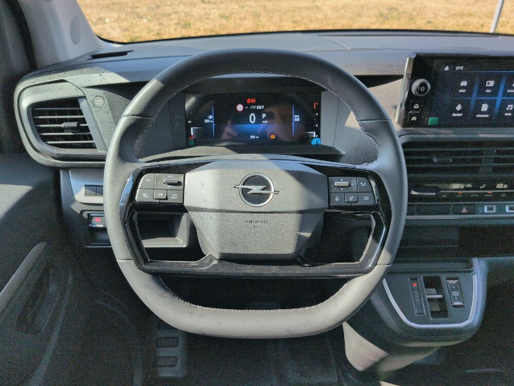 Occasion OPEL Vivaro VIVARO CA FIXE SPORTIVE DIESEL 180 CH M AUTOMATIQUE