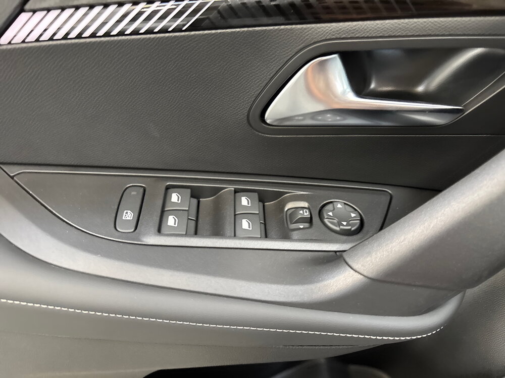 Occasion PEUGEOT 2008 2008 Turbo 100 ch BVM6 - Allure