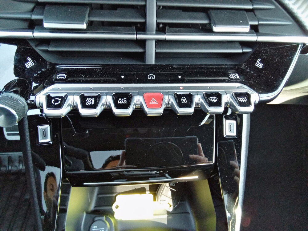 Occasion PEUGEOT 2008 2008 Hybrid 145 e-DCS6 - GT Exclusive
