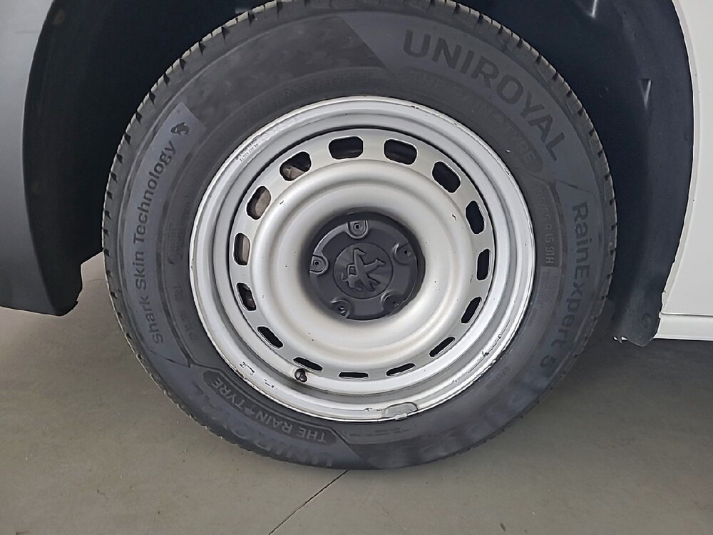 Occasion PEUGEOT Partner PARTNER FOURGON STANDARD 650 KG BLUEHDI 100 S&S BVM6 - PREMIUM