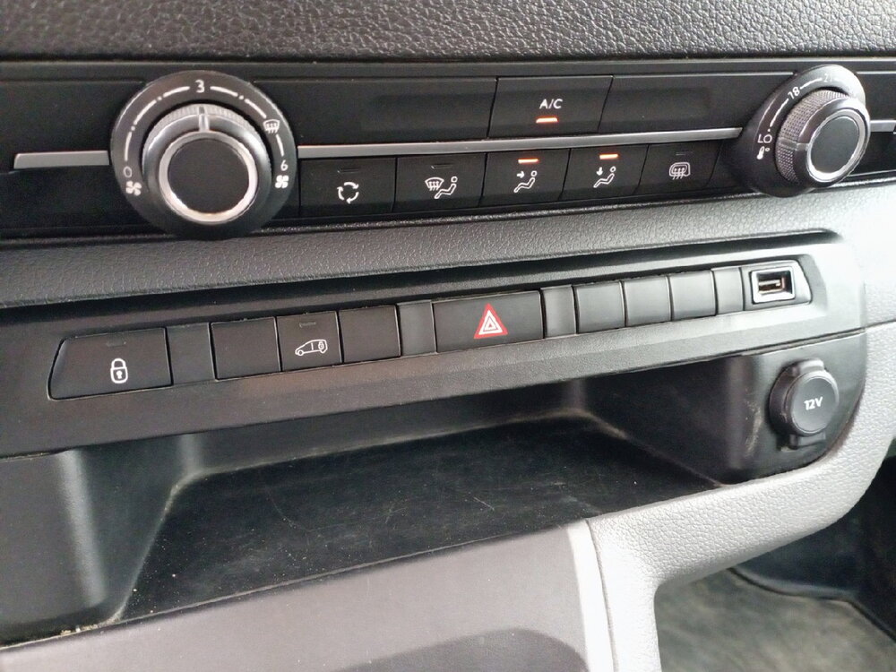 Occasion PEUGEOT Expert EXPERT FGN TOLE STANDARD BLUEHDI 145 S&S BVM6 - ASPHALT