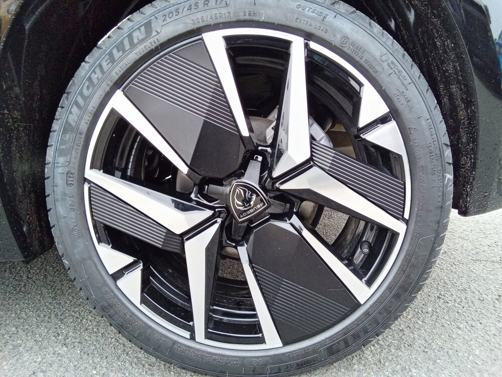 Occasion PEUGEOT 208 208 Hybrid 110 e-DCS6 - série spéciale ENVY