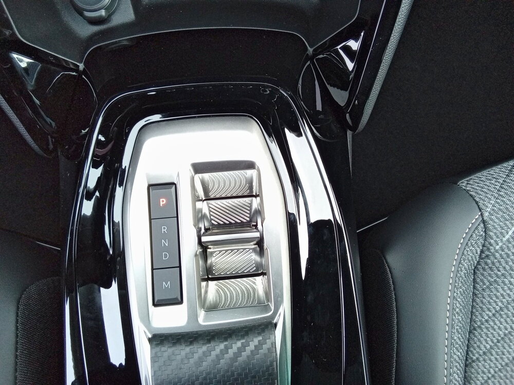 Occasion PEUGEOT 208 208 Hybrid 110 e-DCS6 - série spéciale ENVY