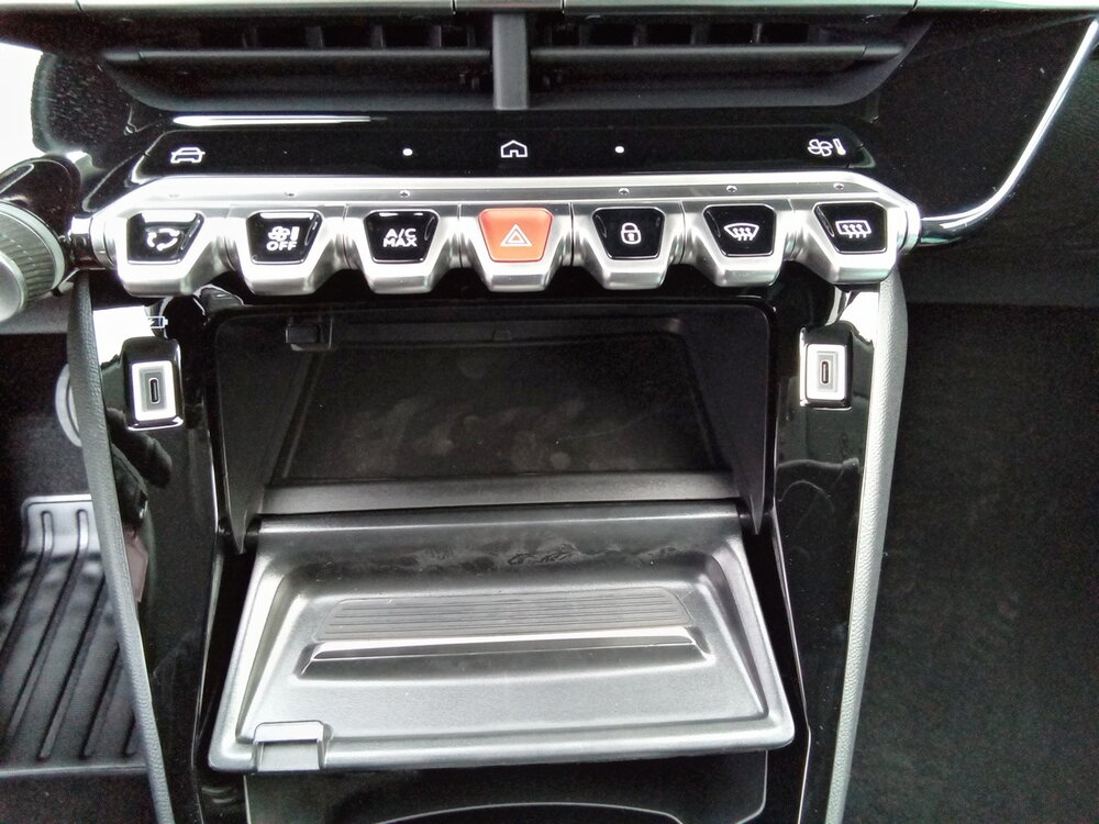Occasion PEUGEOT 208 208 Hybrid 110 e-DCS6 - série spéciale ENVY