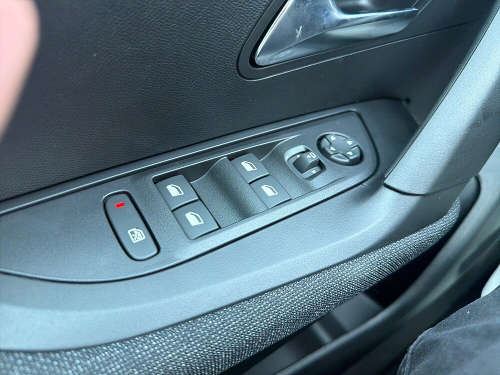 Occasion PEUGEOT 2008 2008 Hybrid 145 e-DCS6 - Style