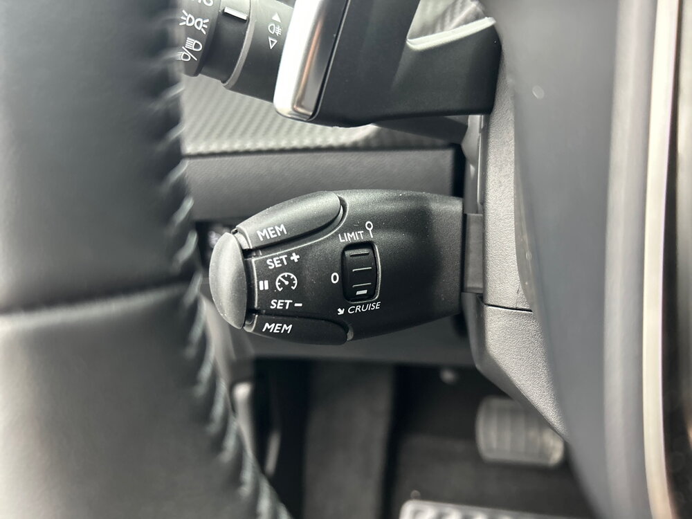 Occasion PEUGEOT 208 208 Hybrid 110 e-DCS6 - série spéciale Envy