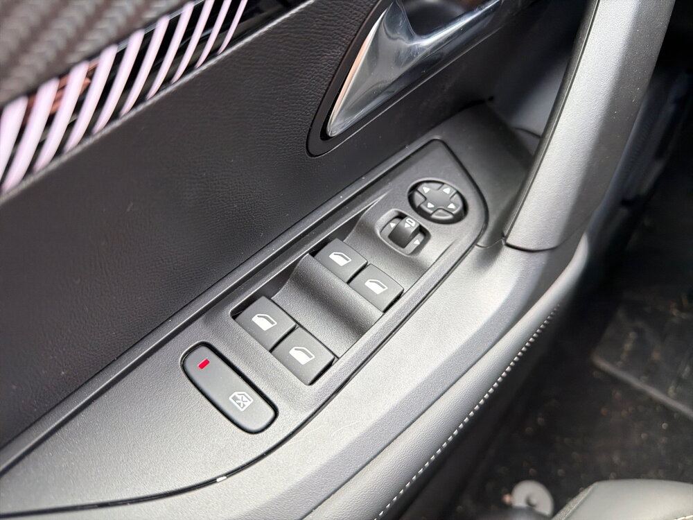 Occasion PEUGEOT 2008 2008 Hybrid 145 e-DCS6 - série spéciale ENVY
