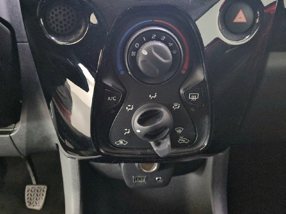 Occasion TOYOTA Aygo Aygo 1.0 VVT-i - x-play