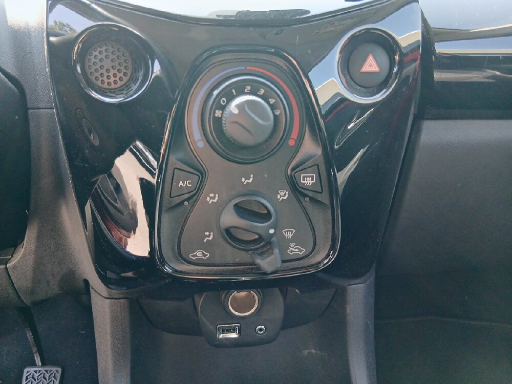 Occasion TOYOTA Aygo Aygo 1.0 VVT-i - x-play