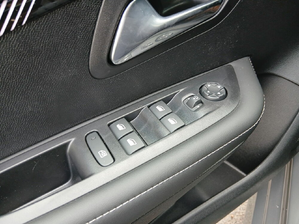 Occasion PEUGEOT 208 208 Electrique 136 ch 50 kWh - Allure
