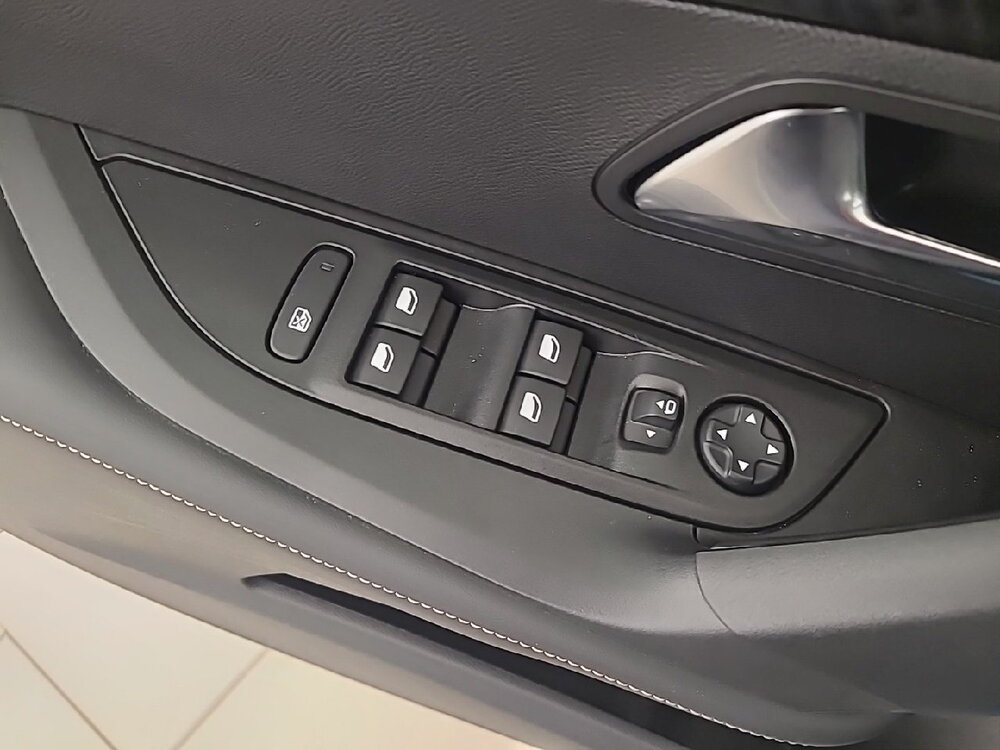 Occasion PEUGEOT 2008 2008 Hybrid 145 e-DCS6 - Allure