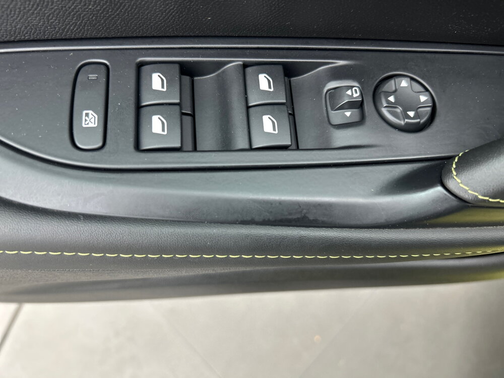Occasion PEUGEOT 208 208 Hybrid 145 ch e-DCS6 - GT