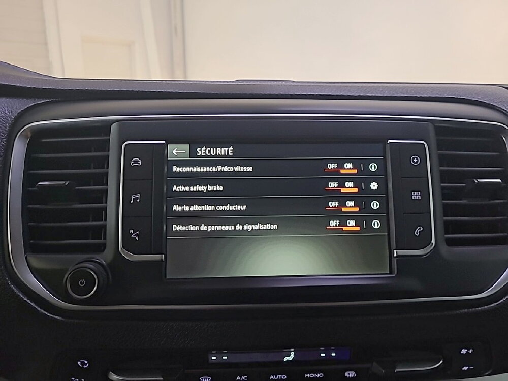 Occasion OPEL Vivaro VIVARO-E FGN TAILLE M ELECTRIQUE 100 KW BATTERIE 75 KWH