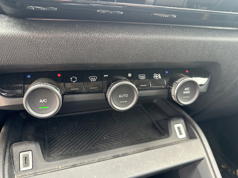 Occasion CITROEN C4 C4 PureTech 130 S&S EAT8 - Shine