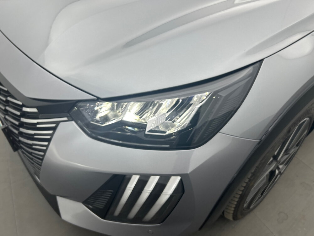 Occasion PEUGEOT 208 208 Hybrid 110 e-DCS6 - série spéciale Envy