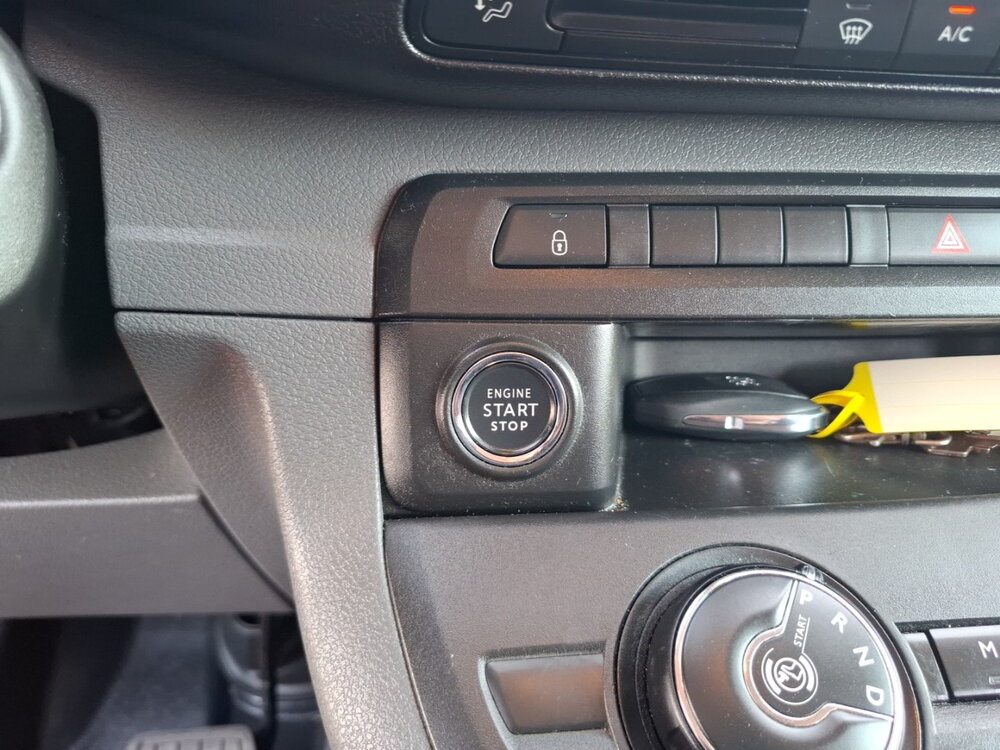 Occasion PEUGEOT Expert EXPERT CA STANDARD BLUEHDI 180 S&S EAT8 - FIXE ASPHALT