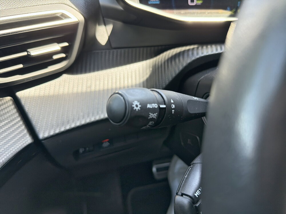 Occasion PEUGEOT 208 208 Electrique 50 kWh 136ch - Roadtrip