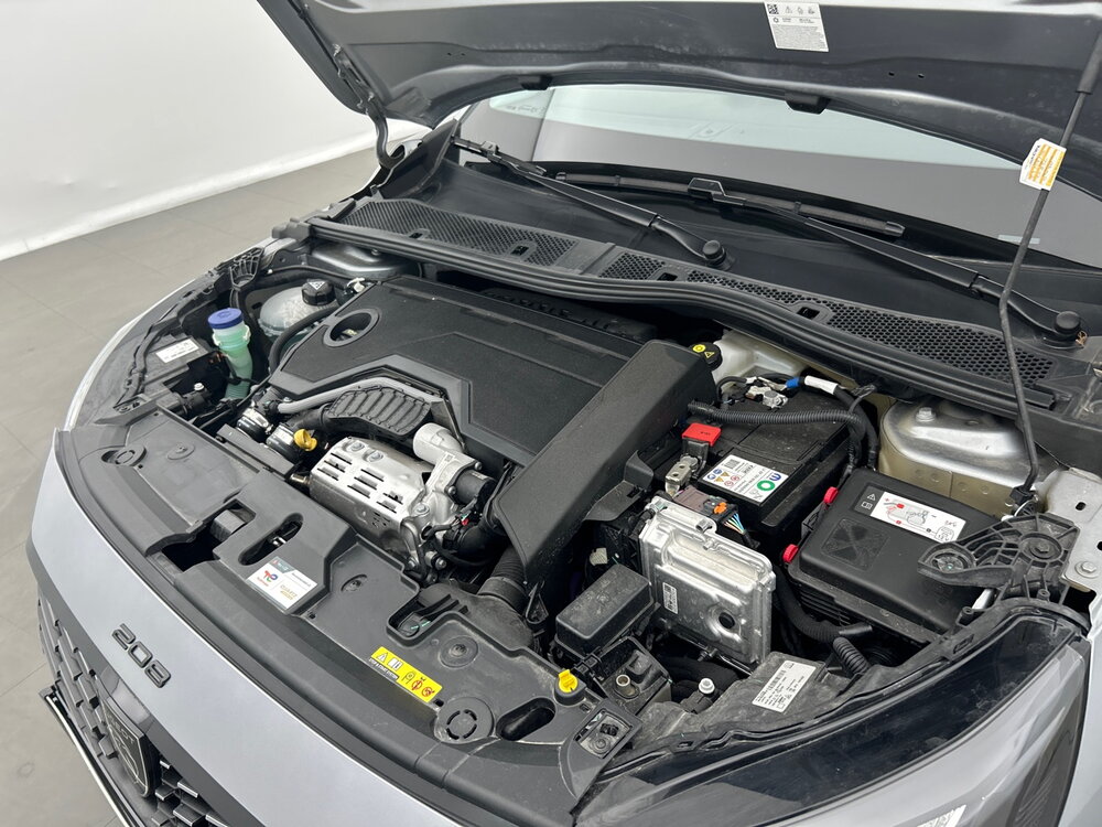 Occasion PEUGEOT 208 208 Hybrid 110 e-DCS6 - série spéciale Envy
