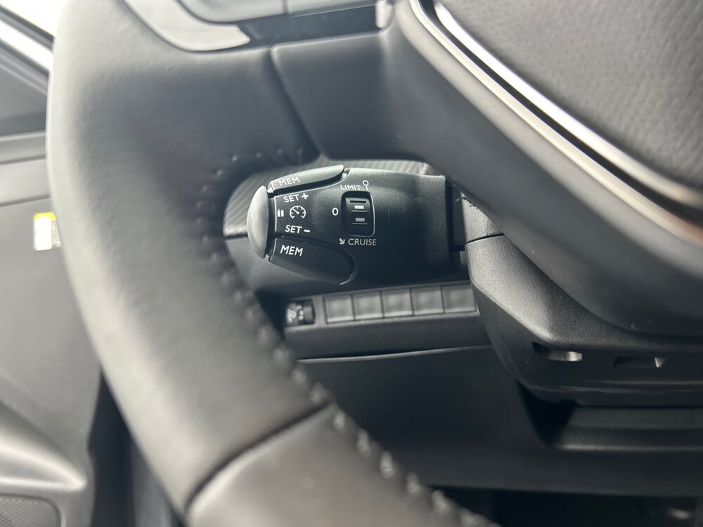 Occasion PEUGEOT 208 208 Hybrid 110 e-DCS6 - série spéciale Envy