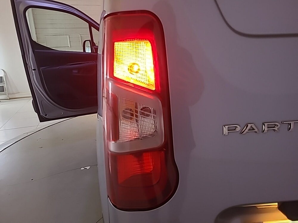 Occasion PEUGEOT Partner PARTNER FOURGON STANDARD 650 KG BLUEHDI 130 S&S EAT8 - ASPHALT