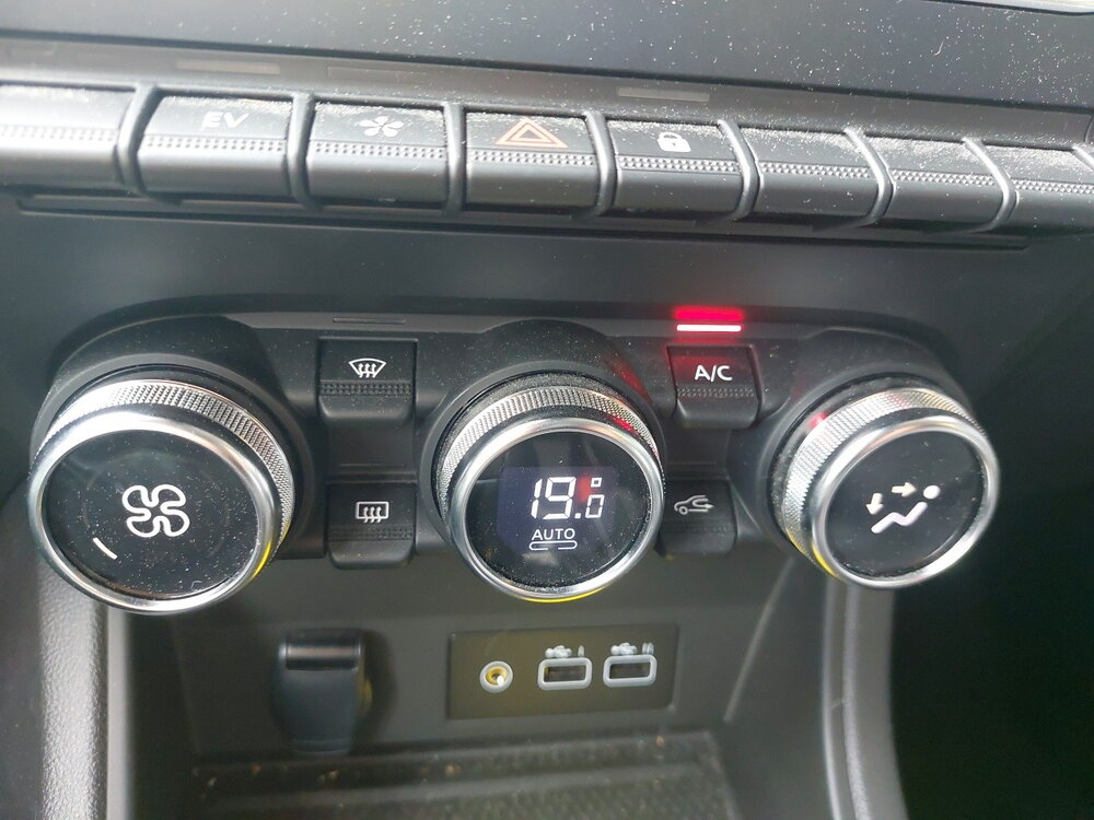 Occasion RENAULT Captur Captur E-Tech hybride 145 - Techno