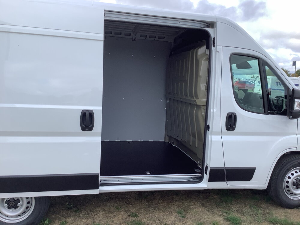 Occasion PEUGEOT Boxer BOXER FGN DIESEL 140 CH L2H2 3.5 T AUT. - ACTIVE