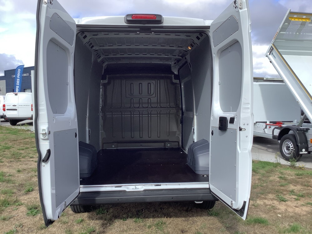 Occasion PEUGEOT Boxer BOXER FGN DIESEL 140 CH L2H2 3.5 T AUT. - ACTIVE