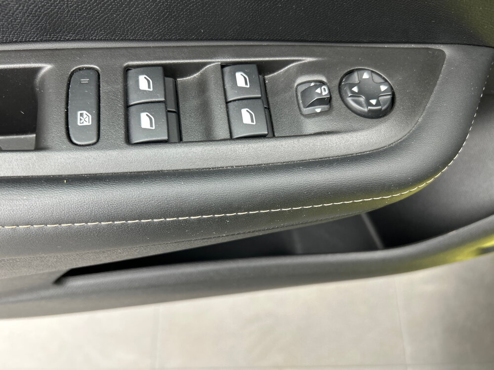 Occasion PEUGEOT 208 208 Hybrid 100 e-DCS6 - Allure