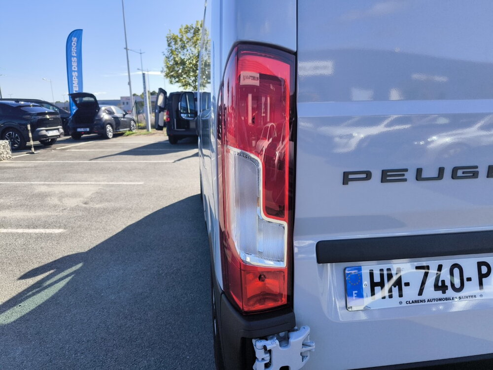 Occasion PEUGEOT Boxer BOXER FGN DIESEL 140 CH L2H2 3.3 T MANUELLE - ACTIVE