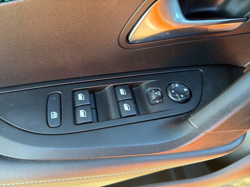 Occasion PEUGEOT 2008 2008 Electrique 136 ch - Allure Pack