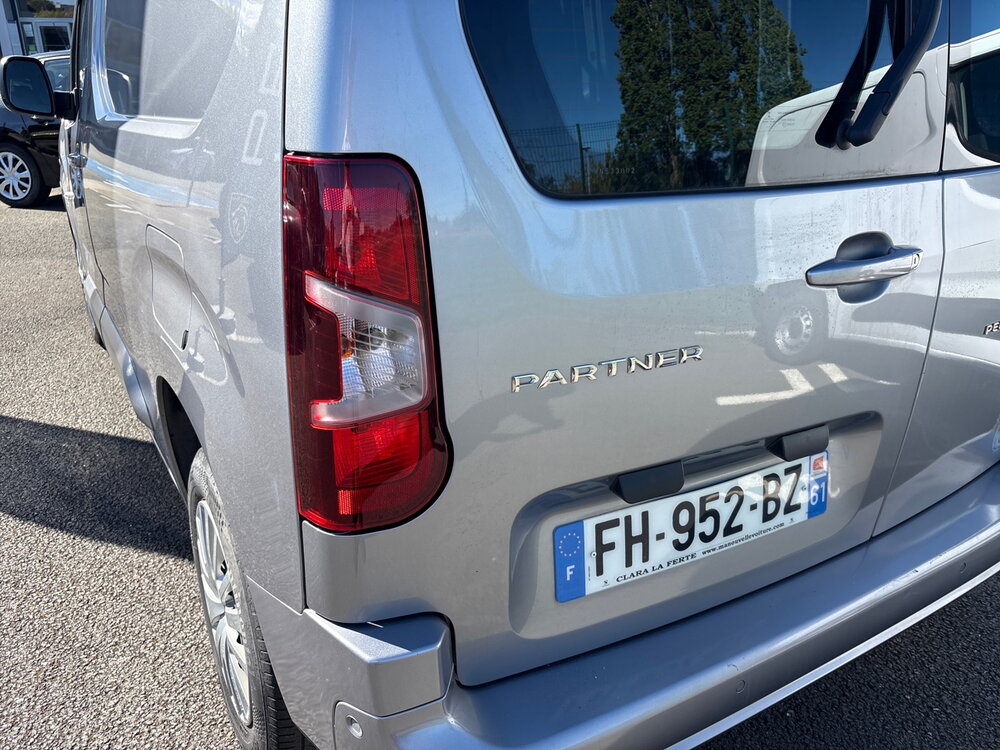 Occasion PEUGEOT Partner PARTNER FOURGON STANDARD 650 KG BLUEHDI 100 S&S BVM5 - PREMIUM