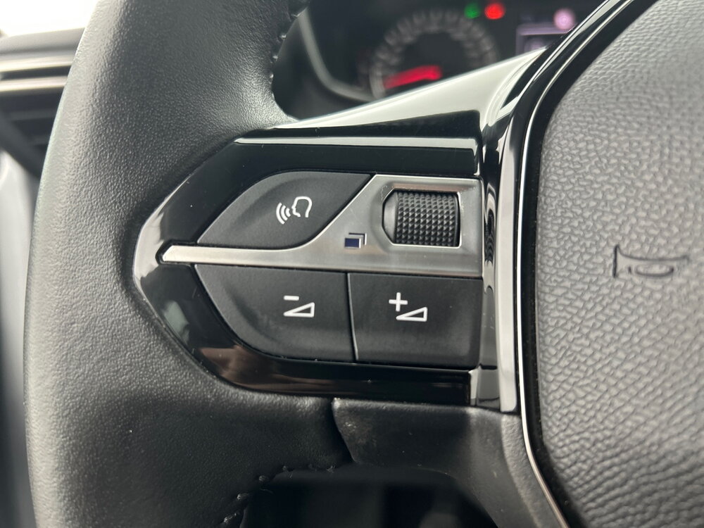 Occasion PEUGEOT 208 208 PureTech 100 S&S BVM6 - Active