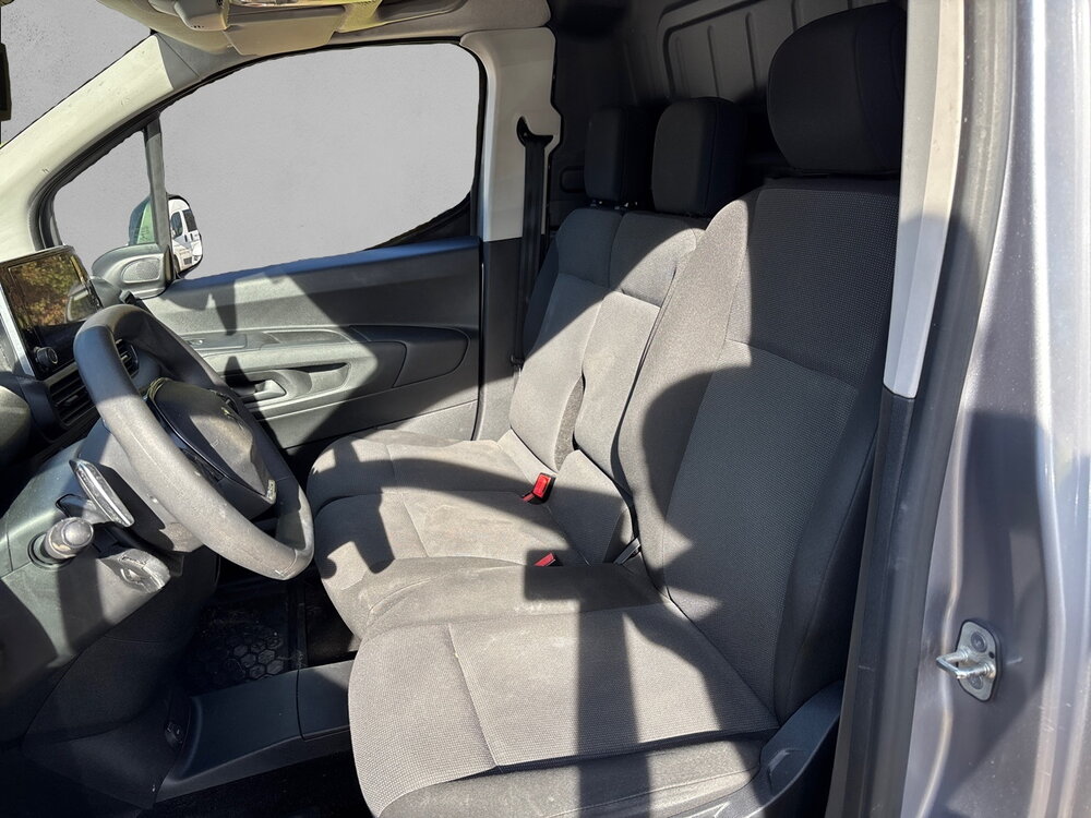 Occasion PEUGEOT Partner PARTNER FOURGON STANDARD 650 KG BLUEHDI 130 S&S EAT8 - ASPHALT
