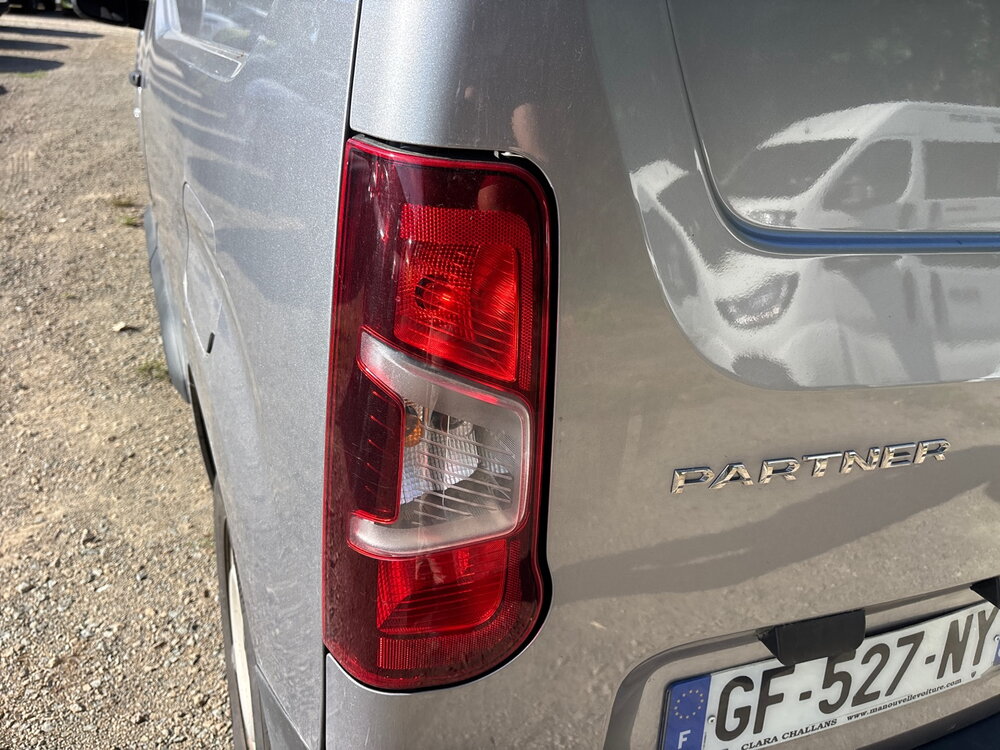 Occasion PEUGEOT Partner PARTNER FOURGON STANDARD 650 KG BLUEHDI 130 S&S EAT8 - ASPHALT